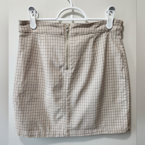 Garage Size M Plaid Slit Beige Mini Skirt - Picture 2 of 11